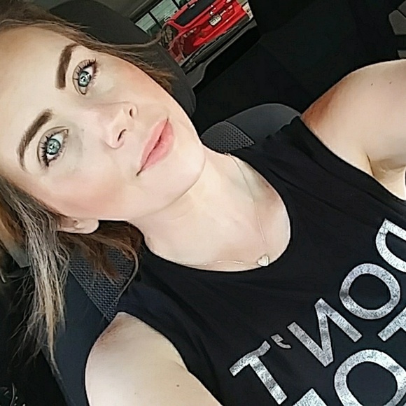 Meet your Posher, Sara - Picture 4 of 4